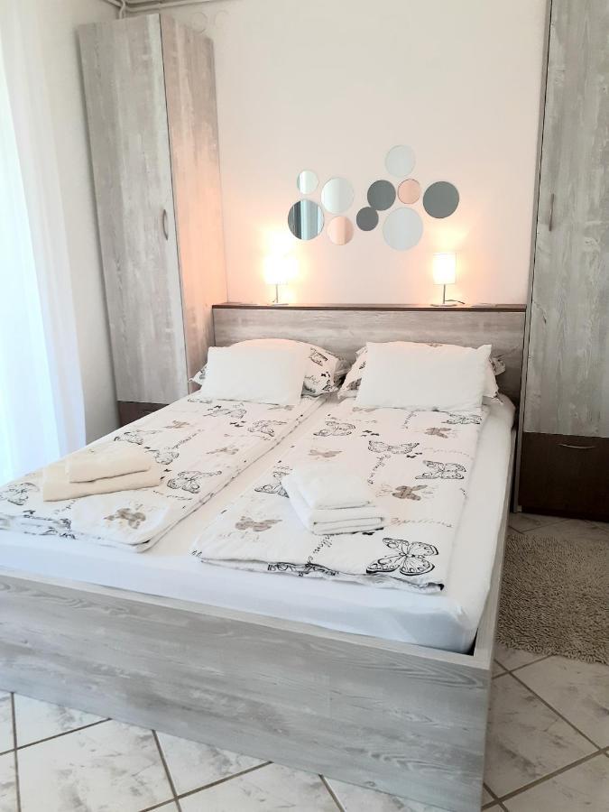 Apartment Steblaj Πούλα Εξωτερικό φωτογραφία