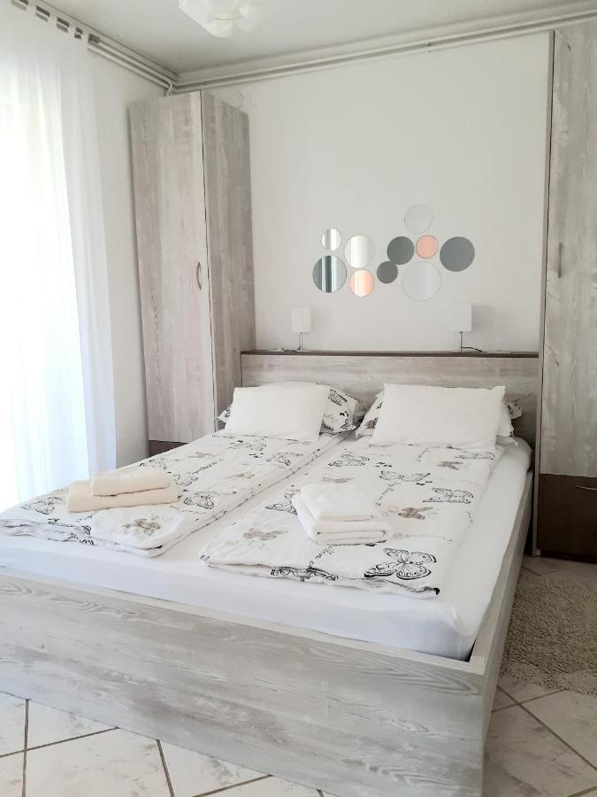 Apartment Steblaj Πούλα Εξωτερικό φωτογραφία