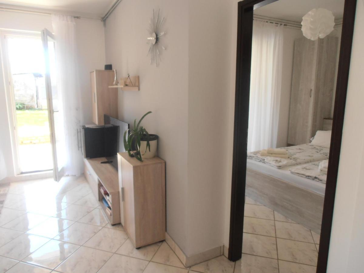 Apartment Steblaj Πούλα Εξωτερικό φωτογραφία