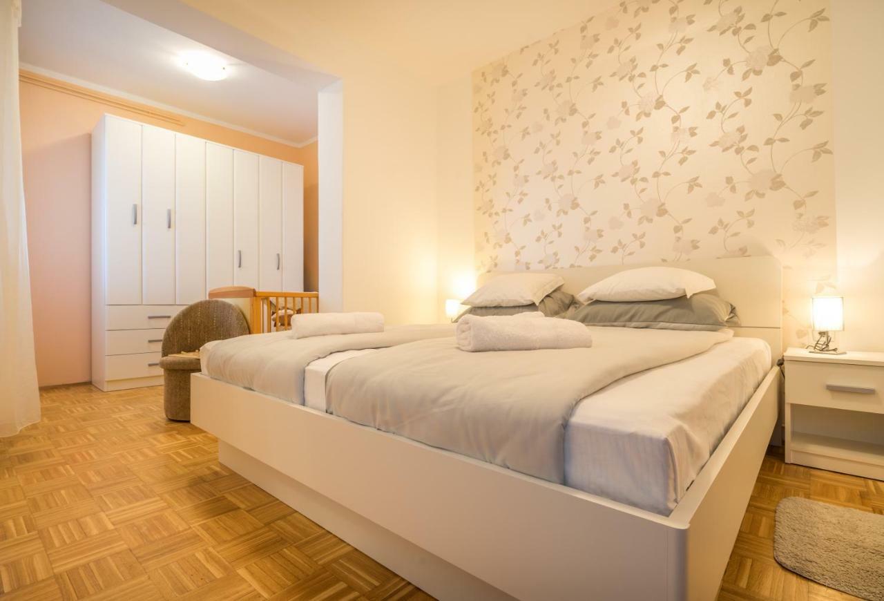 Apartment Steblaj Πούλα Εξωτερικό φωτογραφία